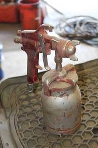 lot 62 image: Mac Tools Econo-Koat Air Spray Gun, Paint Can
