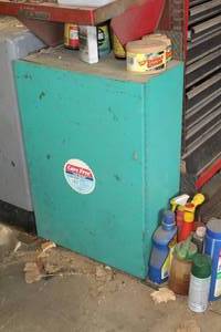 lot 71 image: Metal Shop Storage Cabinet 21-door