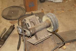 lot 78 image: BufferGrinding Wheel with Motor