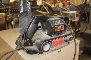 lot 79 image: Sears Craftsman 315.11751 3x21 Dustless Belt Sander