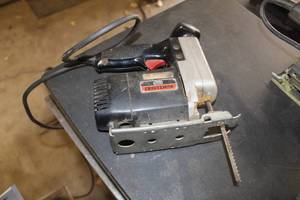 lot 83 image: Sears Craftsman Variable Speed Auto-Scroller Saw