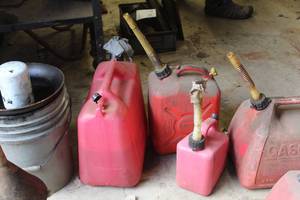 lot 100 image: Lot of (3) Plastic Gas Cans