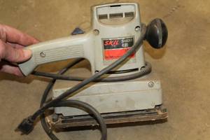 lot 115 image: Skil 490 15 hp Sander