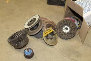 lot 117 image: Lot of  GrindingSanding Discs and Wheels