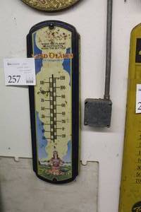 lot 257 image: Vintage Land O Lakes Metal Wall Thermometer