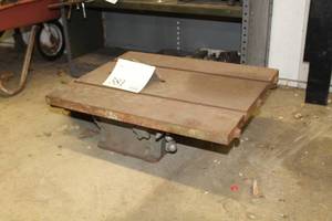 lot 381 image: Table Saw