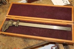 lot 420 image: No. 122 Caliper, Wood Case