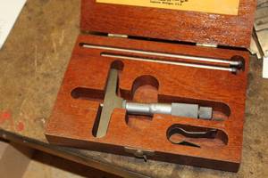 lot 416 image: The Lufkin Rule Co No. 513 Micrometer Depth Gage, Wood Case