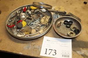 lot 173 image: Lot of (2) Magnetic Parts Holders