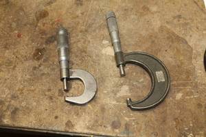 lot 427 image: Lot of (2) Micrometers