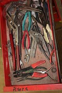 lot 50 image: Hand Tools - Pliers, Slip Lock Pliers, Needlenode Pliers, Wire Cutters