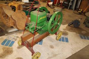 lot 61 image: John Deere Type E 1-12 hp Hit and Miss Stationary Engine