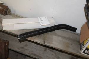 lot 335 image: 2 Flex Hose