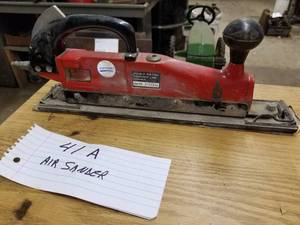 lot 41A image: Northern Industrial Tools Air Double Piston Straight Line Sander
