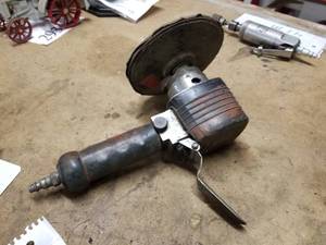 lot 41G image: NH Air Disc Sander
