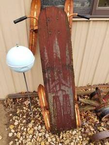 lot 8C image: Sled