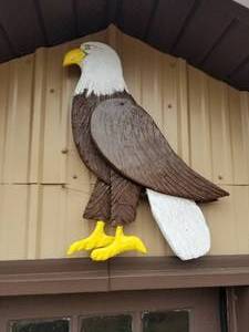 lot 10B image: Bald Eagle Wood Dcor