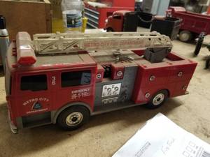 lot 286 image: Diecast Metal Fire Truck