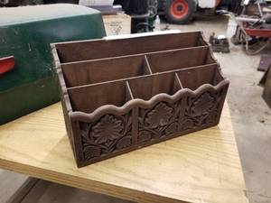 lot 536 image: Plastic Wall-Mount Organizer