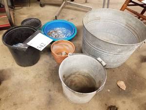 lot 542 image: Assorted MetalPlastic Buckets and Pots