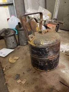 lot 580 image: Vintage Metal Gas Can