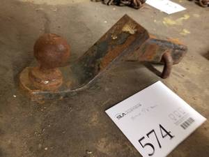 lot 574 image: Hitch Mount with 2 Ball