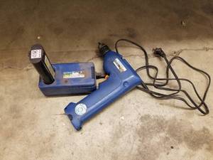 lot 1117 image: Blue Point 38 7.2V Drill, Batteries (x2), Charger