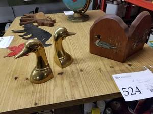 lot 524 image: Lot of (2) Book End Sets - Metal Ducks, Wood Dcor with Duck Theme