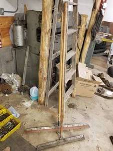 lot 585 image: Lot of (2) Floor Squeegees