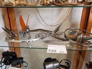 lot 510 image: Lot of (10) Vintage Hood Ornaments