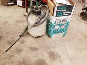 lot 1139 image: Sears Craftsman Portable Sprayer