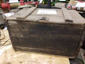 lot 1137 image: Wood Crate with Lid