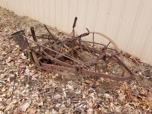 lot 9 image: Cultivator