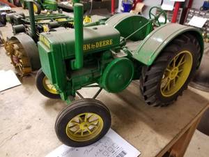 lot 444 image: John Deere Model D Tractor