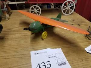lot 435 image: Vintage Metal Airplane Toy Collectible