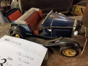lot 443 image: Motorcity Classics 1931 Ford Model A 118 Scale Toy Car Collectible