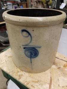 lot 454 image: Red Wing Ceramic Pot