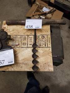 lot 458 image: Vintage Hand Drill