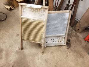 lot 467 image: Lot of (2) Vintage Maid-Rite Wood Washboards