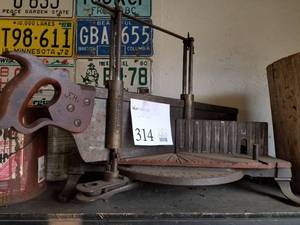 lot 314 image: Miter Box