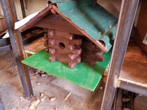 lot 307 image: Log Cabin Bird House