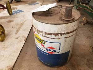 lot 330 image: SunocoDX Metal Motor Oil Can