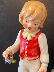 lot 39 image: Goebel Figurine Birthday Morning Boy
