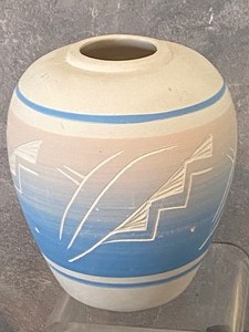 lot 95 image: Three Pieces of Navajo Pottery
