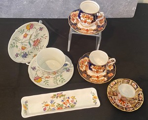 lot 96 image: Royal Albert, Aynsley and Royal Crown Derby Tea CupsSaucers