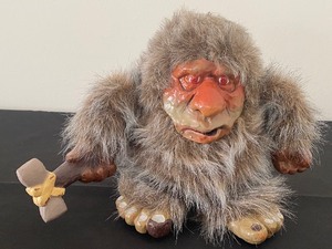 lot 147 image: Vintage 1989 DaGrunt Caveman Figurine