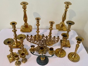lot 156 image: Variety of Vintage Brass Candleholders