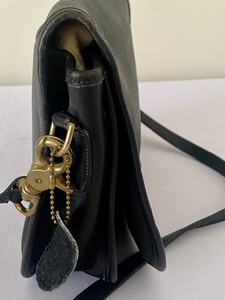 lot 153 image: Vintage Harve Benard Leather Handbag