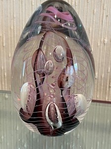 lot 207 image: Gorgeous Artist Created Paperweight