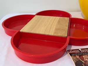lot 158 image: Fun and Colorful Serving Items